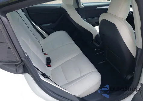 2022 Tesla Model 3 Rear-Wheel Drive z USA, uszkodzony, nr VIN 5YJ3E1EA6NF153853